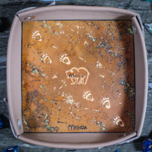 piste tapis dés cuir jdr jeu rôle dice ours bear