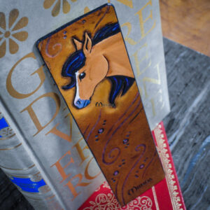 marque-page bookmark cuir lecture livre cheval