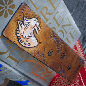 marque-page bookmark cuir lecture livre dino dinosaur paléo paléoart smilodon