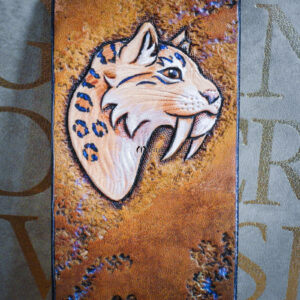 marque-page bookmark cuir lecture livre dino dinosaur paléo paléoart smilodon