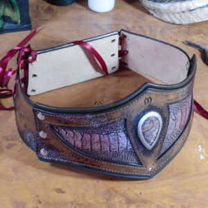 ceinture arcaniste cuir pansière serre-taille corset dragon pierre mage