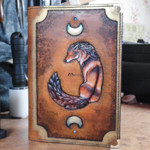 carnet cuir miinda louve opales loup wolf dessin manuscrit grimoire