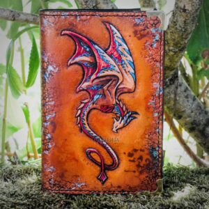 carnet cuir miinda dessin manuscrit grimoire dragon wyvern drake