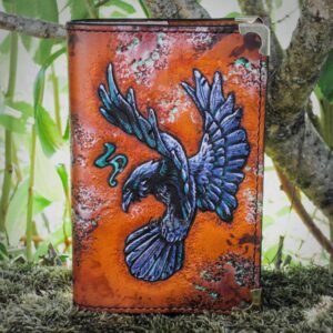 carnet cuir miinda dessin manuscrit grimoire corbeau