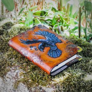 carnet cuir miinda dessin manuscrit grimoire corneille