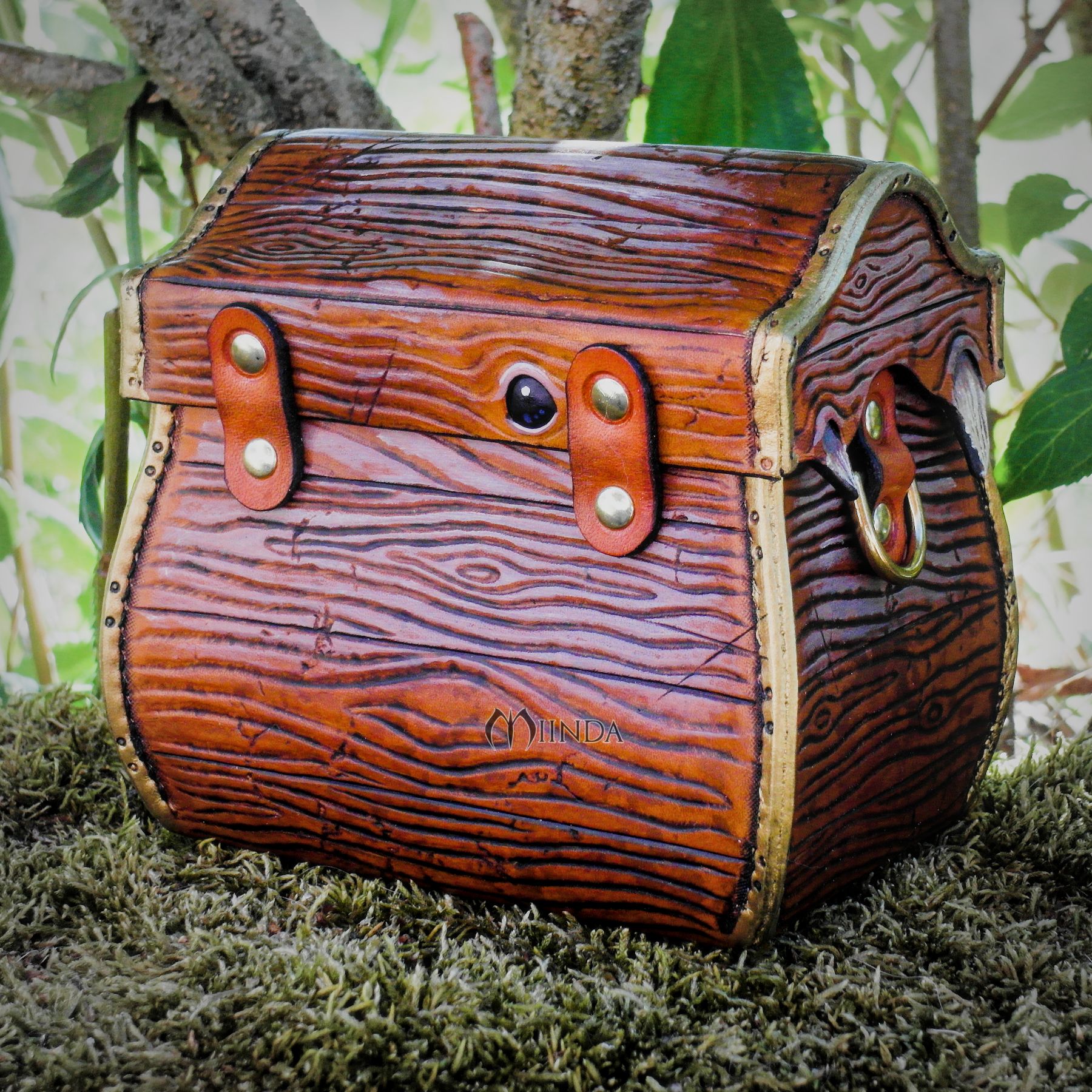 boite coffre coffret mimic cuir monstre miinda jdr jeu rôle dés